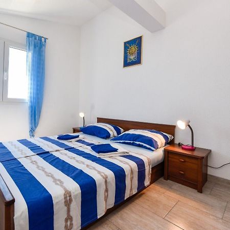 Apartments Mark - 200 M From Sea Novalja Kültér fotó