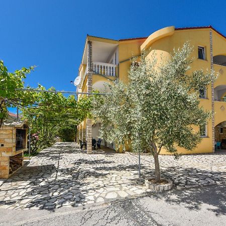Apartments Mark - 200 M From Sea Novalja Kültér fotó