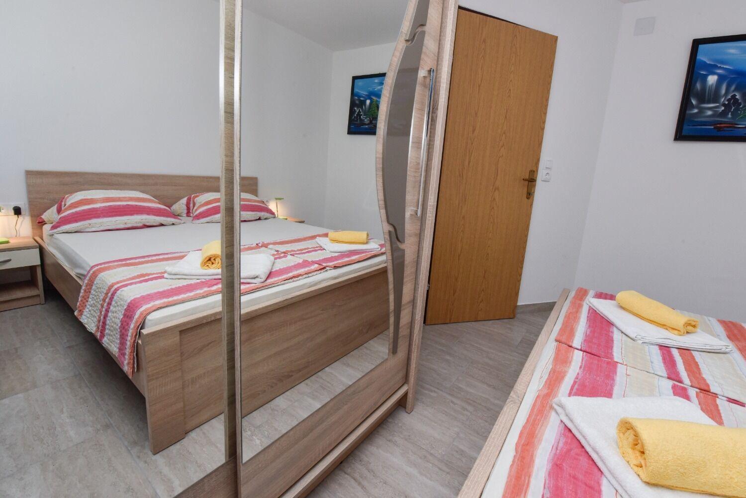Apartments Mark - 200 M From Sea Novalja Kültér fotó